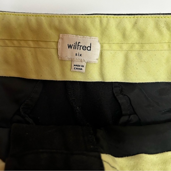 Aritzia Wilfred Women’s low rise black cotton micro cargo shorts. Size 6 - Picture 4 of 13